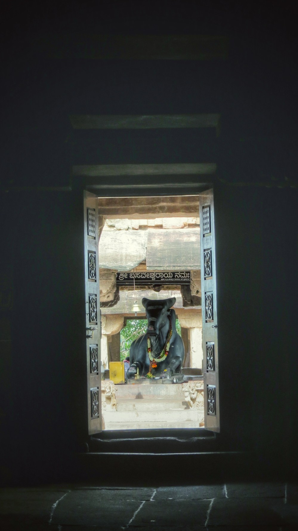 Nandi of Lord Shiva in Pattadakal @Life on Weekends 