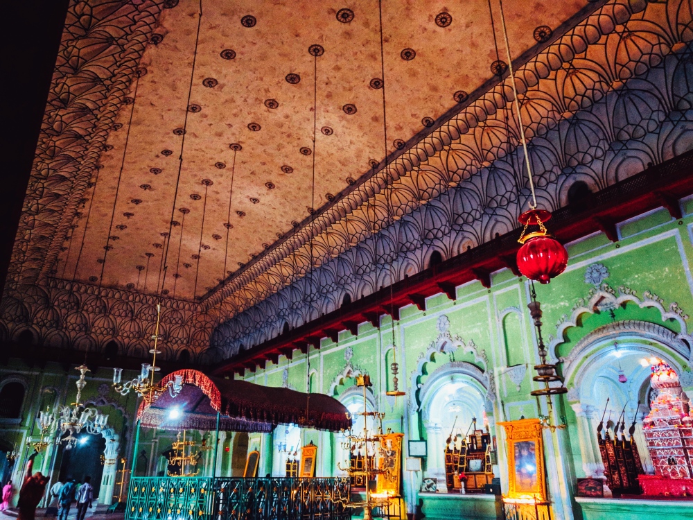 Main hall of Bara Imambara, Lucknow @Life on Weekends