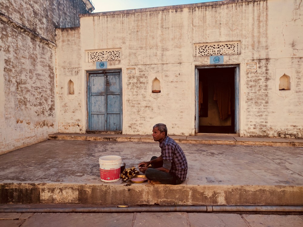 9F030640-2017-49AF-B3DE-AE6C7B23D78D